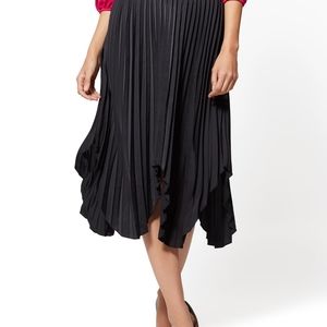 NY & Co. Black Asymmetrical Pleated Skirt